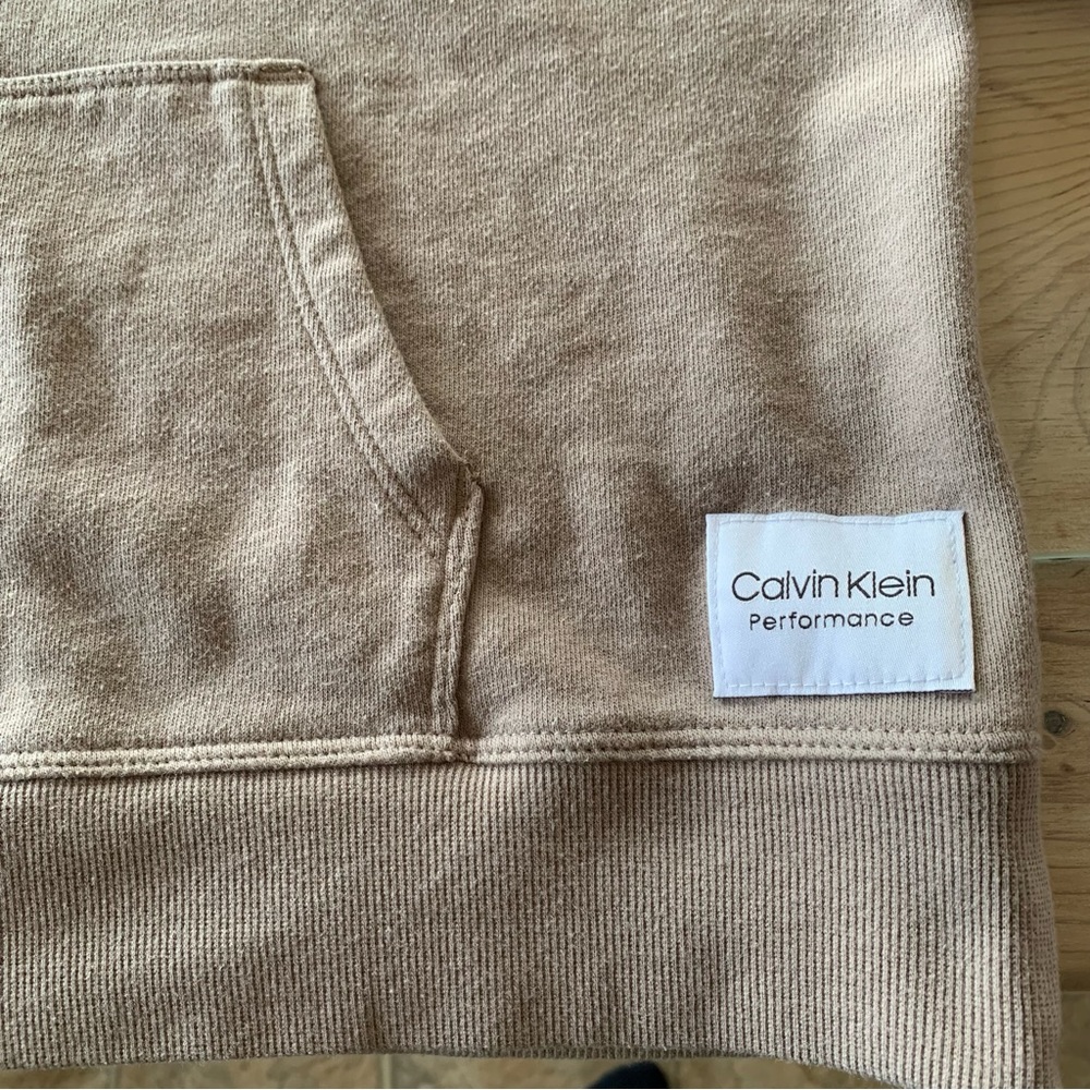 Calvin Klein Logo Cropped Hoodie - Picture 7 of 14